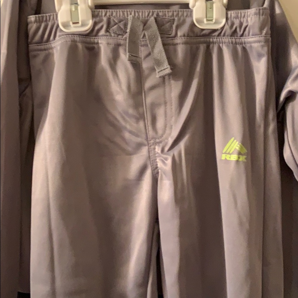 Little boys Reebox jogging set - Picture 4 of 4